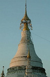 Chedi des burmesischen Tempels (der einzige Tempel in Mae Sariang).